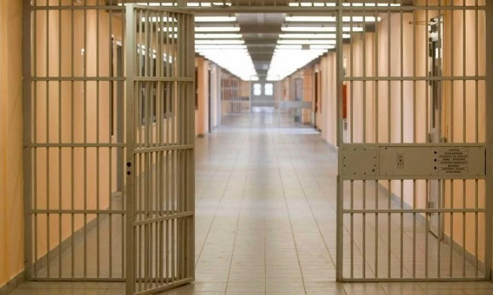 Πάτρα: Ελεύθερος με εγγύηση 2.000 ευρώ ο προπονητής που κατηγορείται για βιασμό 14χρονης
